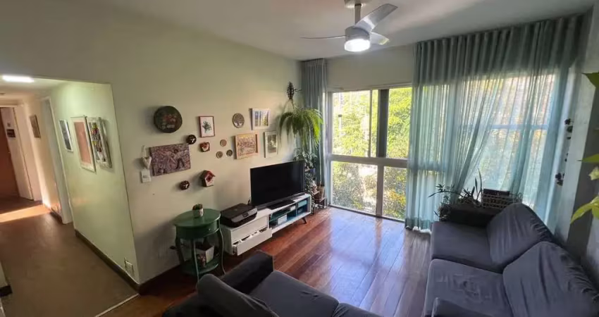 Apartamento à venda na rua dezoito de outubro, bairro tijuca, com salão, 3 ótimos quartos sendo 1 suíte e closet, banheiro social, dependências completas e 1 vaga de garagem na escritura.