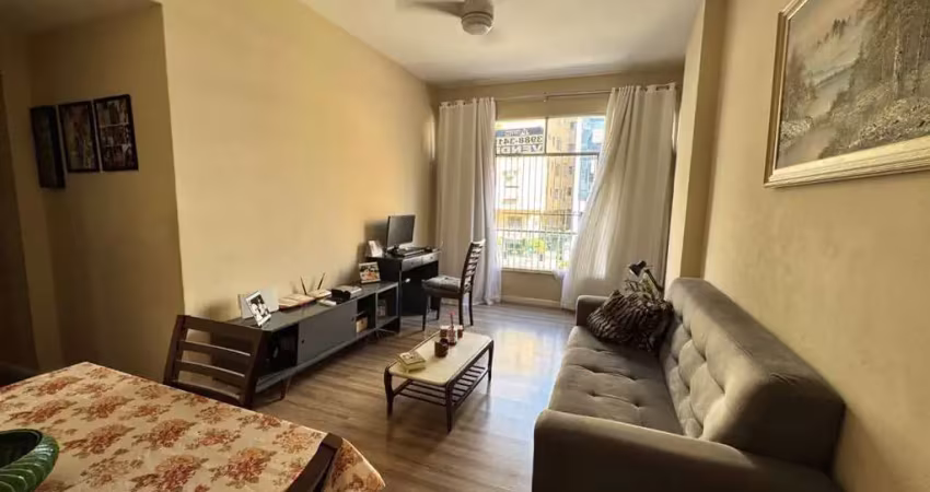 Apartamento aconchegante, 3 quartos, localização sensacional entre as 2 estações de metrô (saens peña/uruguai), 1 vaga de garagem.