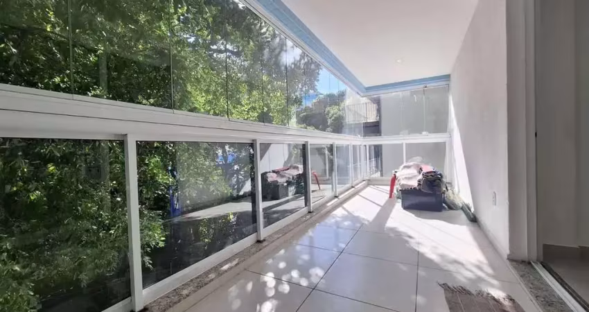 Seu lar dos sonhos está aqui! apartamento à venda na tijuca, na rua araújo pena, com varanda, 3 quartos (1 suíte), infraestrutura completa e 1 vaga. perfeito para quem deseja conforto e praticidade no