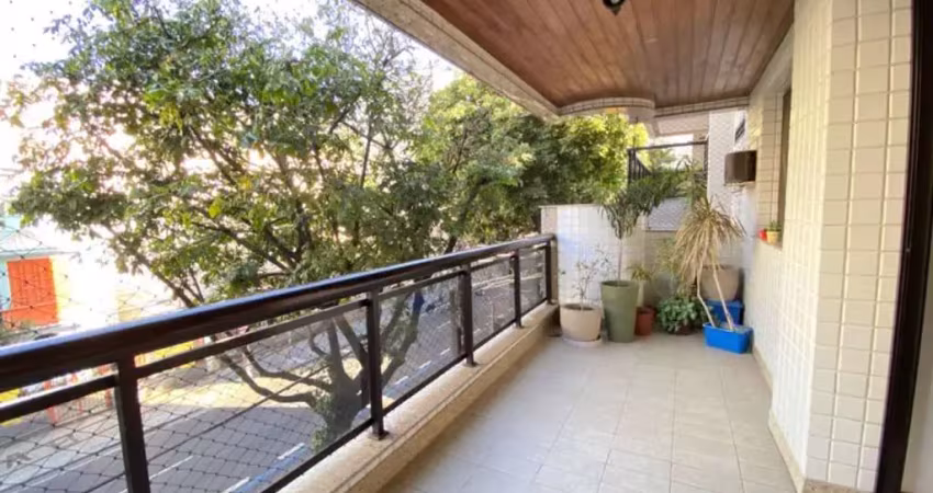 Oportunidade imperdivel! apartamento a venda na rua doutor satamini, tijuca, com varanda, 3 quartos (1 suite) e 2 vagas de garagem. a apenas 350m do metrô afonso pena, este imovel combina sofisticação