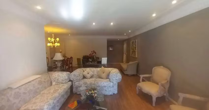 Apartamento à venda, 145m², 4 quartos incluindo suíte, 3 vagas de garagem, em condomínio com lazer completo.
