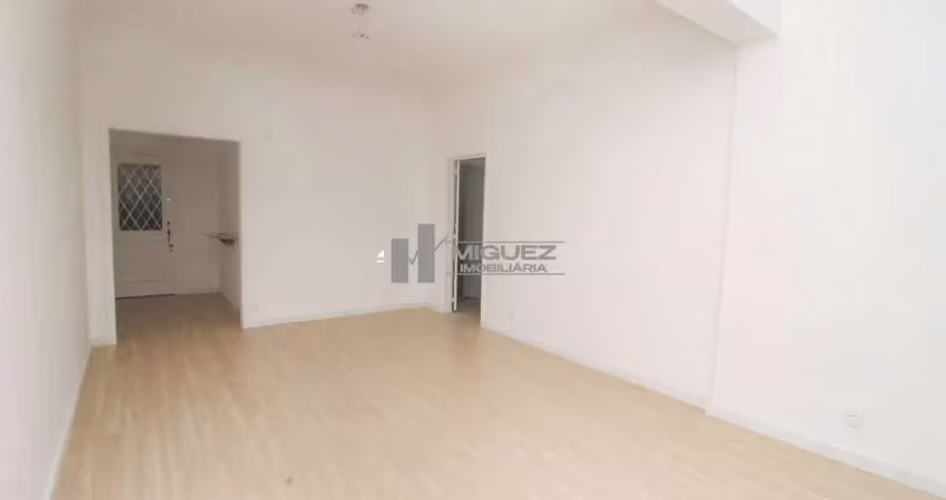 Oportunidade na tijuca! apartamento à venda com 3 quartos e 1 vaga, próximo à praça saens pena e ao metrô afonso pena. conforto e praticidade ao seu alcance. contate-nos e venha conhecer!