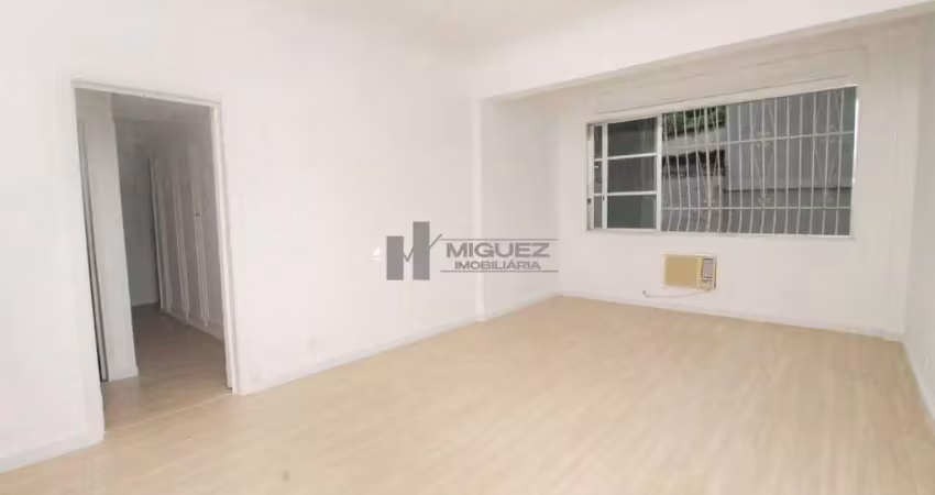 Na tijuca, um apartamento à venda com 3 quartos e 1 vaga de garagem, pertinho da praça saens pena e do metrô afonso pena. localização privilegiada para seu dia a dia. fale conosco hoje!
