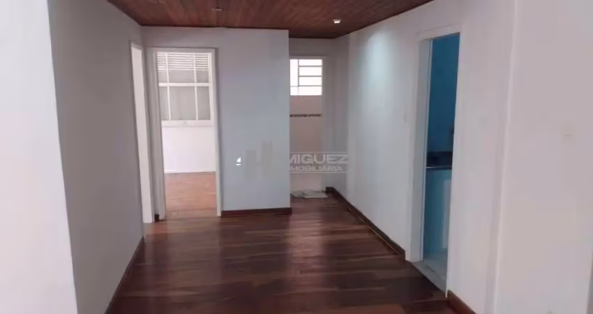 No alto da boa vista, um apartamento à venda com 2 quartos, banheiro social e 1 vaga de garagem na escritura, pertinho do largo da usina. perfeito para viver com conforto e conveniência. fale conosco 