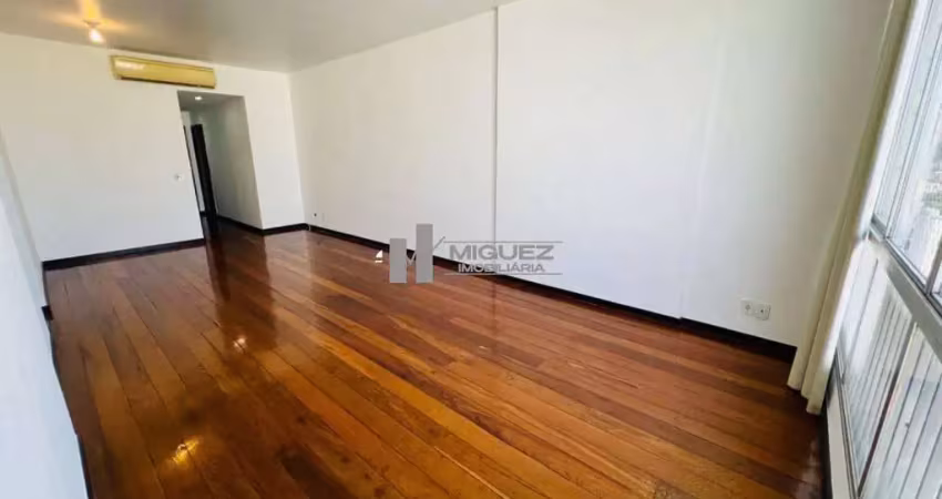 Descubra este apartamento à venda na tijuca! a 190 metros do metrô afonso pena, com 4 quartos e 130 m² de puro conforto. ideal para quem valoriza espaço e localização. fale conosco hoje mesmo!