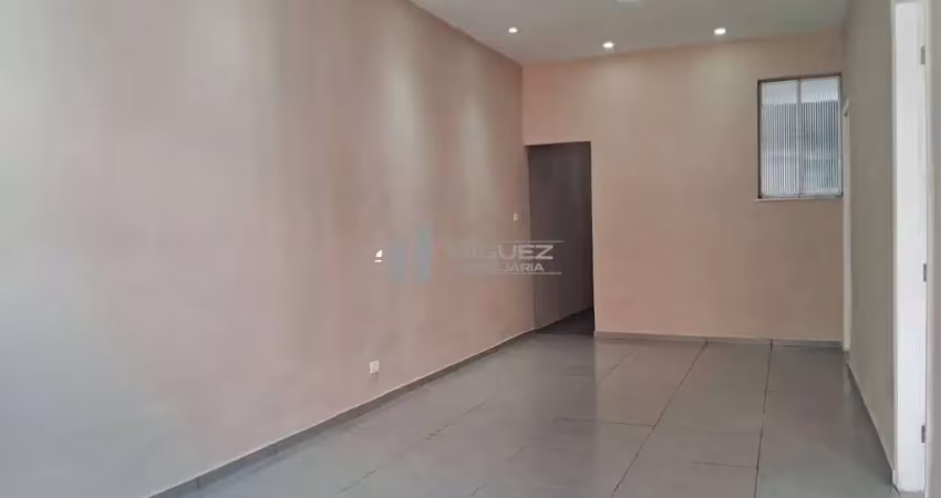 Casa à venda na tranquila rua pereira soares! 3 quartos amplos, quintal espaçoso e localização em rua estritamente residencial. perfeita para quem busca sossego e conforto. entre em contato e venha co