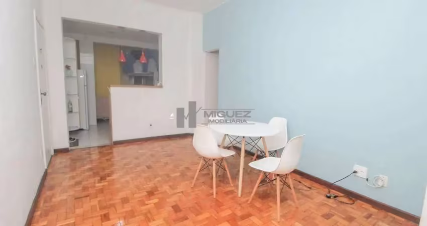 Apartamento à venda na grande tijuca, com sala ampla em 2 ambientes, 2 quartos confortáveis e banheiro social. localização privilegiada, pertinho da praça afonso pena e do futuro shopping américa. ide