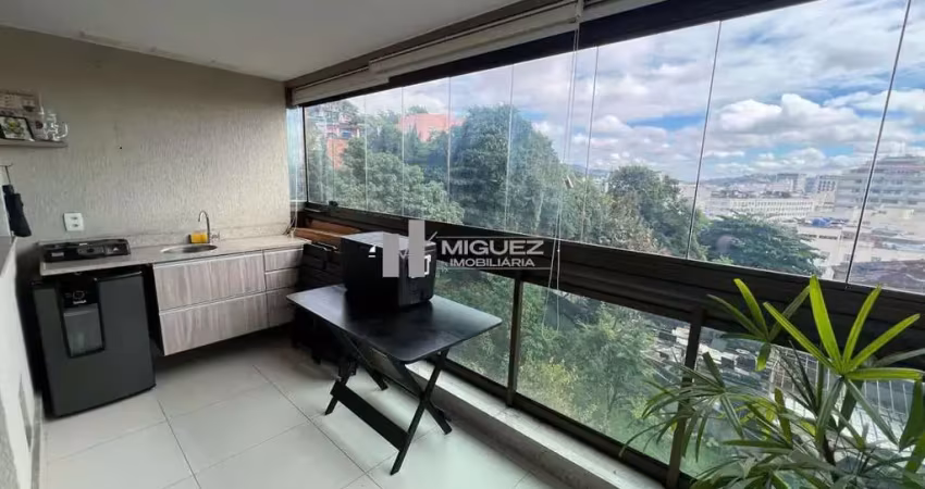 Exclusividade! conforto e mobilidade na tijuca: apartamento mobiliado à venda com 2 quartos (suíte), varanda, vaga, 70m² e estrutura completa. rua do bispo, a 800m do metrô afonso pena.