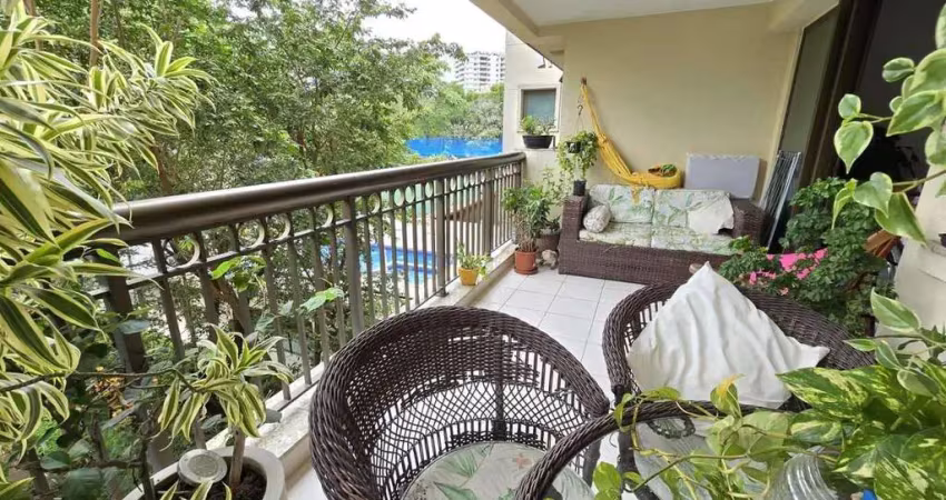 Excelente apartamento à venda na tijuca, a passos do metrô. são 100 m², com varanda, 3 quartos (1 suíte com closet), sala em 2 ambientes e vaga na escritura. condomínio completo. fale conosco!
