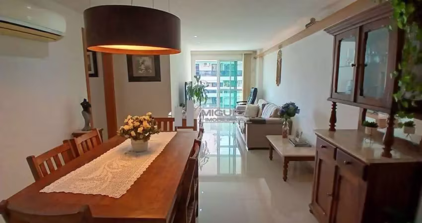 Na tijuca, apartamento à venda com amplo varandão, 3 quartos (sendo 1 suíte) e 2 vagas de garagem na escritura. condomínio com infraestrutura total para sua comodidade.