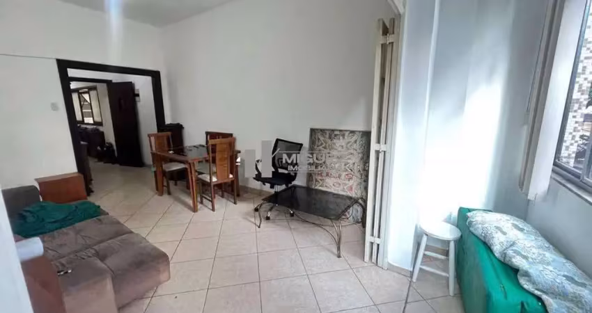 Apartamento à venda na tijuca, próximo ao metrô afonso pena. são 90m² bem distribuídos, com 3 quartos e ótima planta. localização privilegiada com fácil acesso a comércio e transporte.