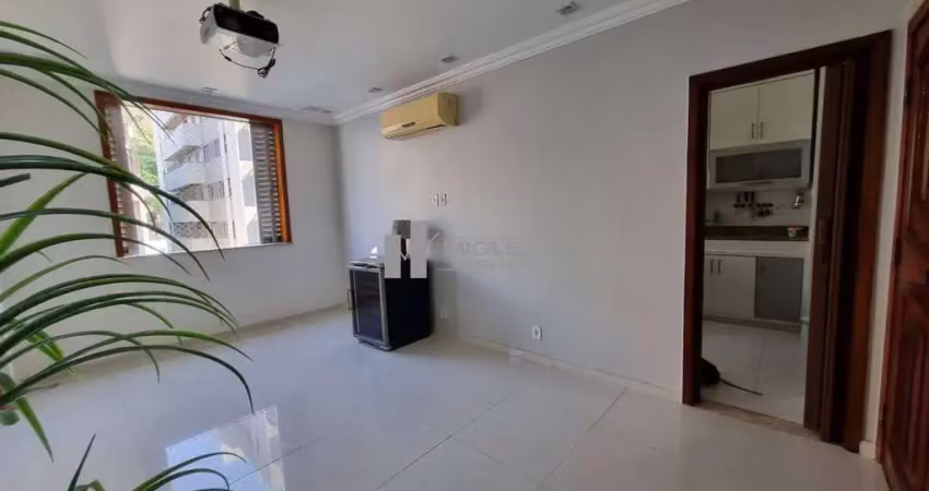 Oportunidade única! apartamento à venda na rua garibaldi, tijuca. 2 salas, 2 quartos, dependência completa, vaga e portaria 24h. tudo para seu bem-estar. fale comigo hoje!