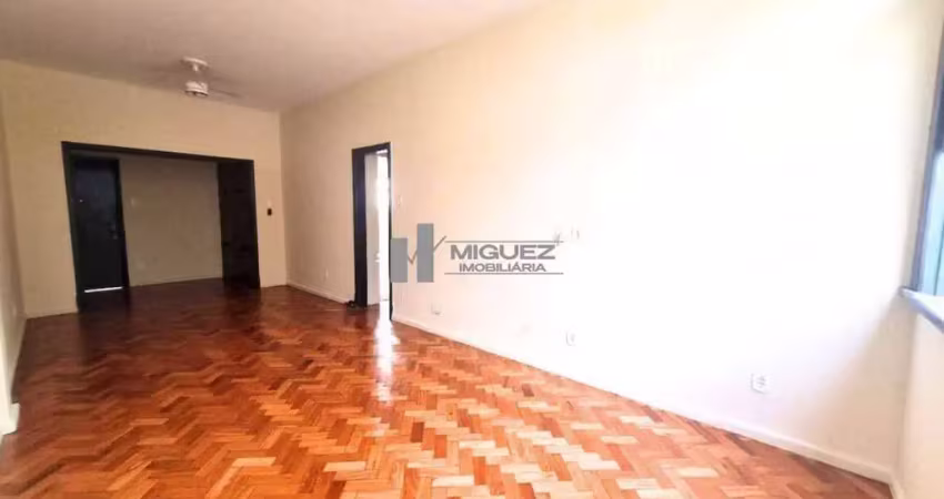 Apartamento à venda na tijuca, a apenas 700m do metrô afonso pena! 2 quartos, suíte e vaga de garagem. perfeito para quem busca praticidade e conforto em uma localização estratégica. entre em contato 