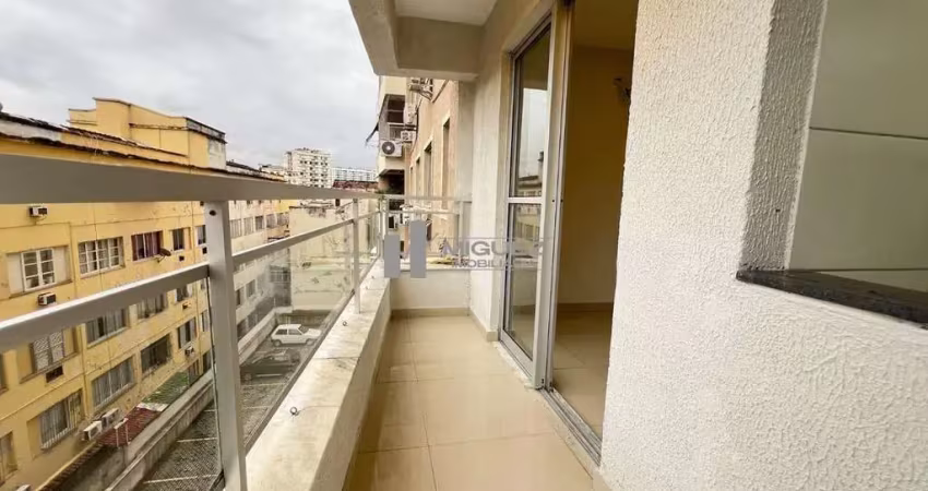 Apartamento funcional à venda na rua barão de itapagipe. varanda, 2 quartos (1 suíte), banheiro social, cozinha, área de serviço e 1 vaga de garagem. prédio com infraestrutura completa.