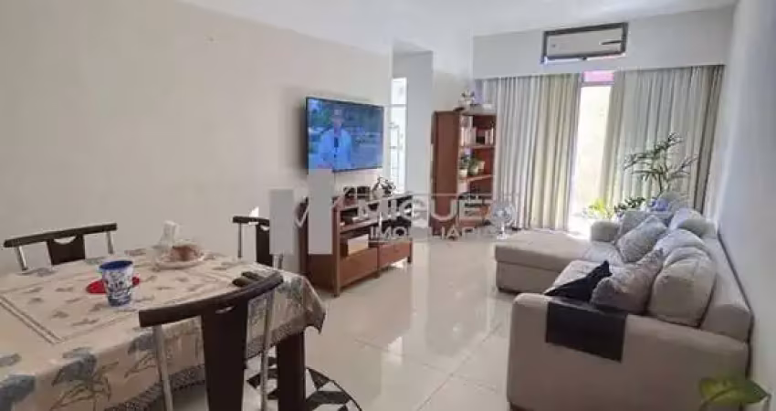 Na tijuca, imóvel à venda com varanda, 2 quartos (1 suíte) e vaga na escritura. rua paralela à haddock lobo, com ótima infraestrutura e localização estratégica.
