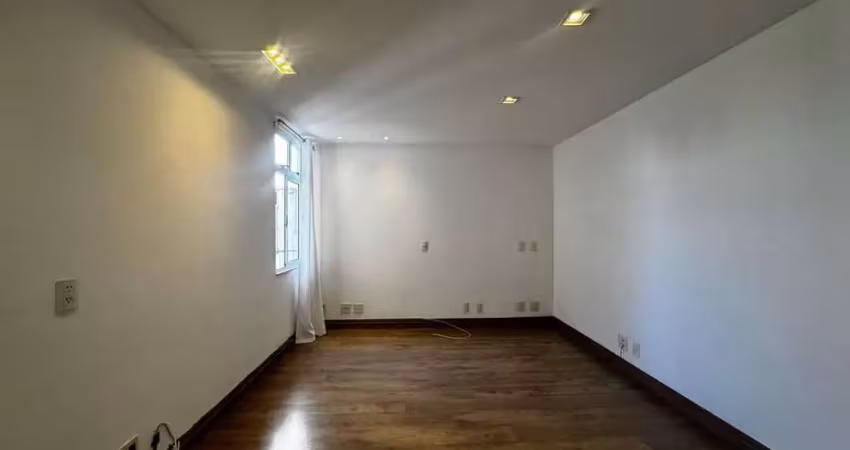 Especial e imperdível! apartamento a venda rua pereira de siqueira, tijuca, com 2 quartos ( 1 suite) localização privilegiada a 300m do metrô são francisco xavier. ideal para quem deseja conforto e pr
