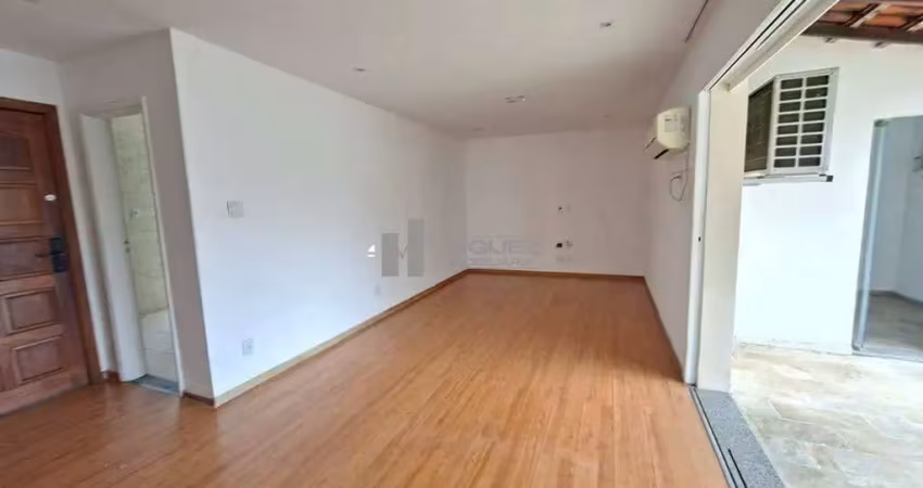Belíssima cobertura à venda na rua uruguai. 2 quartos e uma vista privilegiada em um dos melhores pontos da tijuca. consulte mais informações.