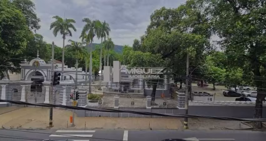 Apartamento a venda, ótima localização! rua são francisco xavier, colégio militar.