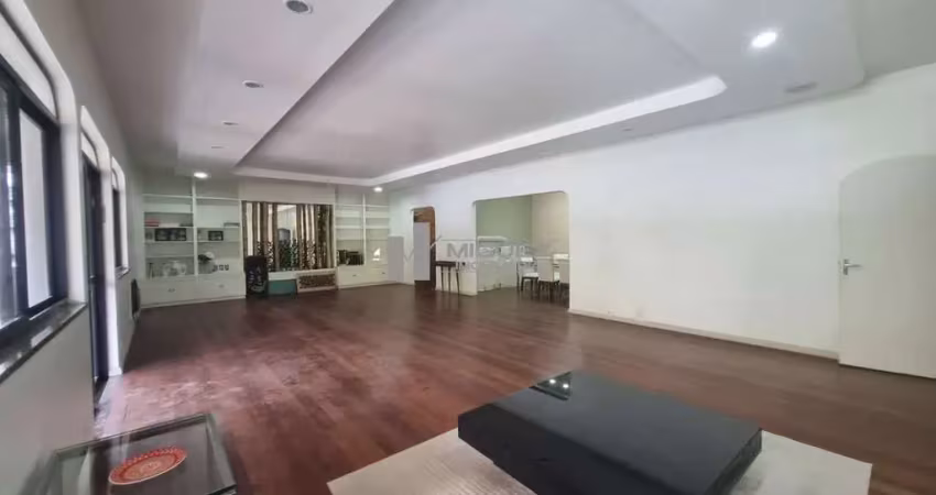 Tijuca, apartamento à venda com 300m², 5 quartos, 2 suítes, 5 banheiros, varandas e 3 vagas. localização privilegiada na rua helion póvoa, esquina com rua itacuruça, a 400m do metrô uruguai. contate p