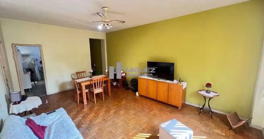 Na tijuca, próximo à praça afonso pena, apartamento à venda com 3 quartos (1 suíte), sala, banheiro social, cozinha espaçosa, dependências completas e 1 vaga de garagem. rua professor gabizo, excelent