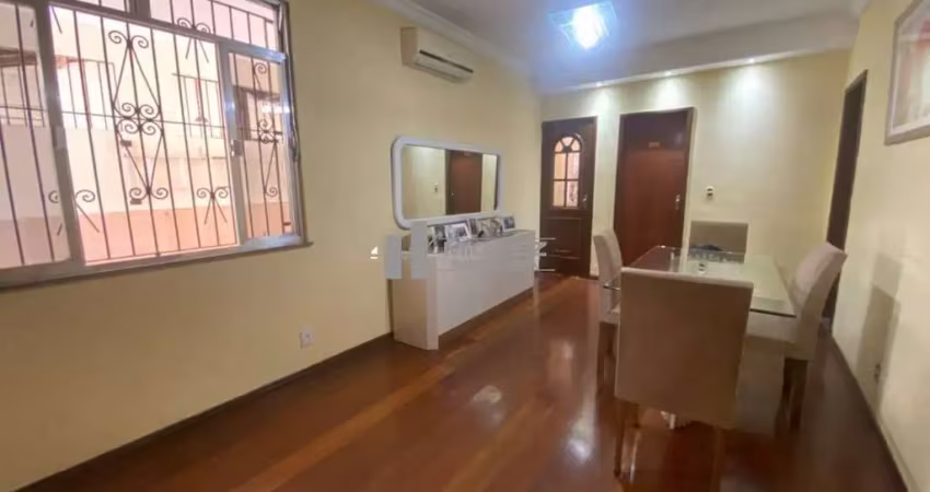 Apartamento à venda no andaraí, rua nísia floresta. são 4 quartos, 250m² e 2 vagas de garagem em localização privilegiada. código 20569. entre em contato para mais informações.