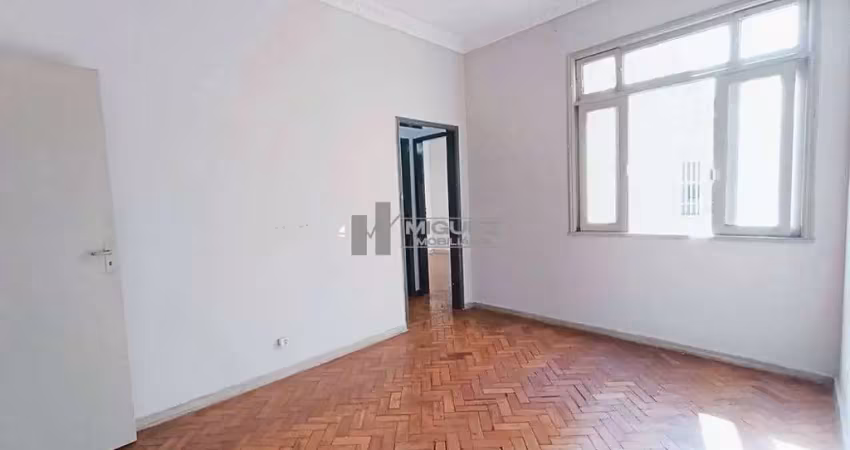 Rua são francisco xavier: apartamento à venda com 2 quartos e dependências, próximo ao metrô e colégio militar. ideal para quem busca praticidade e conforto. fale conosco para saber mais.