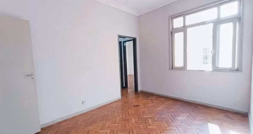 Apartamento à venda na rua são francisco xavier, próximo ao metrô e colégio militar. conta com 2 quartos e dependências. excelente localização e oportunidade. entre em contato para mais detalhes.  tex