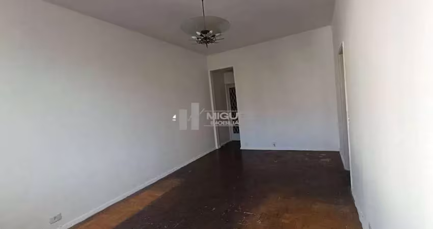 Apartamento à venda na rua uruguai, área nobre. são 3 quartos, dependência e 1 vaga de garagem. localização privilegiada a 450 metros do metrô. consulte para mais informações.