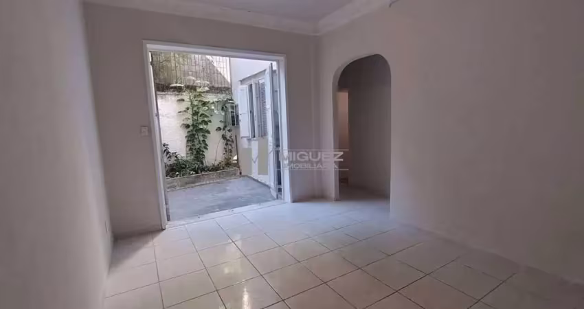 Exclusividade no méier! apartamento à venda na rua vinte quatro de maio, com 65m², sala em dois ambientes, 2 quartos, banheiro social e duas áreas externas. a poucos passos do centro comercial, ideal 