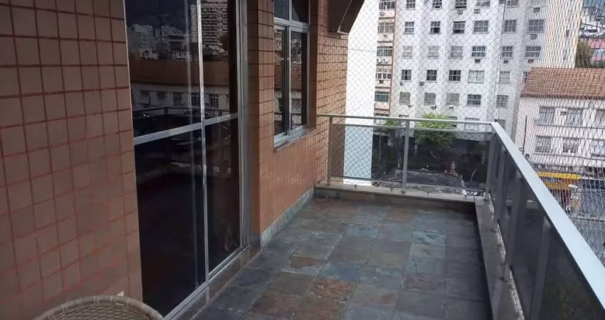Rua amaral, tijuca. apartamento à venda.128m². varandão, 2 quartos ambos suíte e vaga na escritura. código 22700.