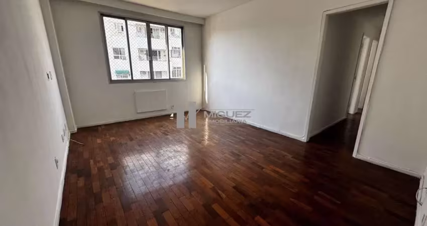 Alugo apartamento rua são francisco xavier (tijuca) 3 quartos, 1 suite, 1 vaga de garagem.