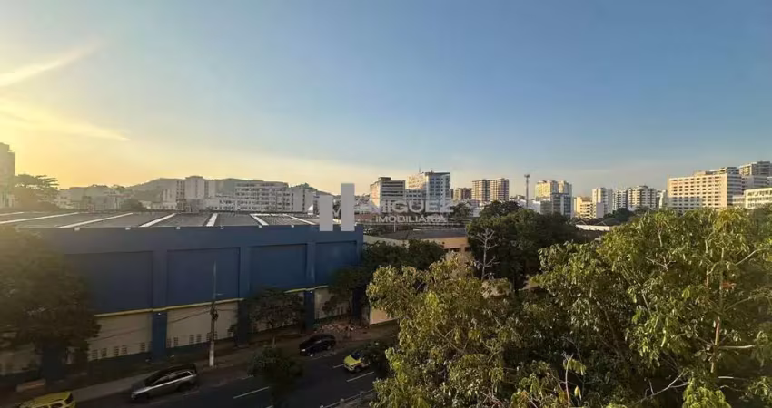 Alugo apartamento na avenida maracanã! salão, sacada, quarto, banheiro e área de serviço!