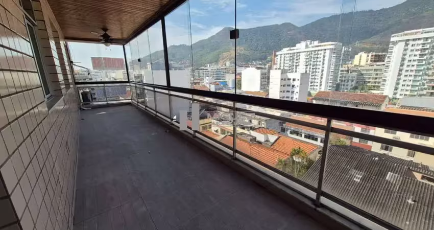 Cobertura duplex espetacular na rua aníbal moreira, na tijuca. são 3 quartos, 1 suíte, varandão, piscina, área gourmet e 2 vagas.