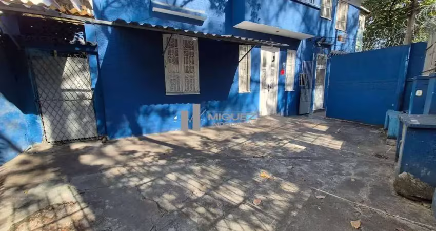Casa na av. heitor beltrão, 4 quartos, 2 banheiros, vaga e próximo ao metrô afonso pena