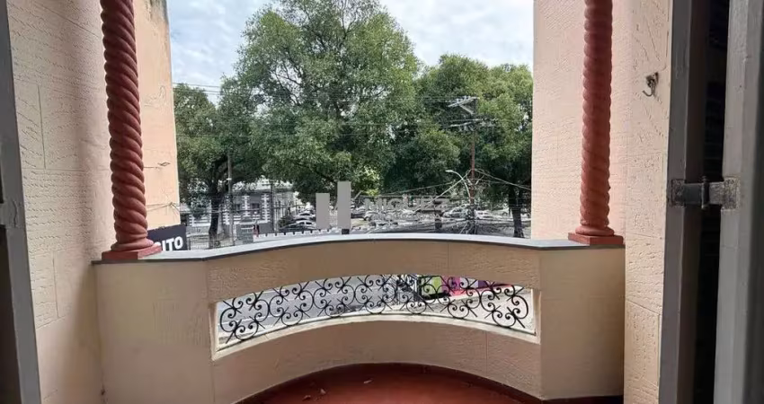 Apartamento com aréa externa à venda. tijuca, rua são francisco xavier, 2 quartos, varanda e dependencia completa.