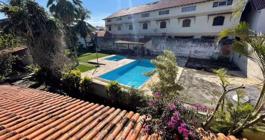 Casa a venda em condomínio na cidade de cabo frio, 2 quartos, sala, cozinha, 2 banheiros, 2 vagas na escritura, a poucos minutos da ilha do japonês.