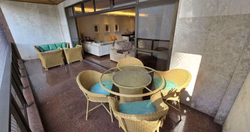 Apartamento a venda rua dezoito de outubro - planta magnífica com 4 varandas, 4 quartos sendo 2 suítes,  copa cozinha, 2 dependências - 340 m² - 3 vagas na escritura