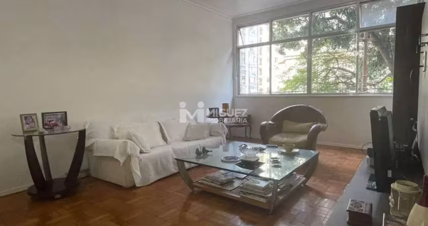 Apartamento à venda ( salão, 3 quartos) na tijuca! excelente imóvel, são aproximadamente 140m²!  debruçado na praça xavier de brito! verdadeira sensação de casa!