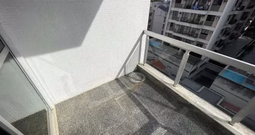 Cobertura duplex à venda na rua joão alfredo ( tijuca)! são aproximadamente 160m², composto por varanda, sala em 2 ambientes, 3 quartos, suíte, 2 vagas na escritura!
