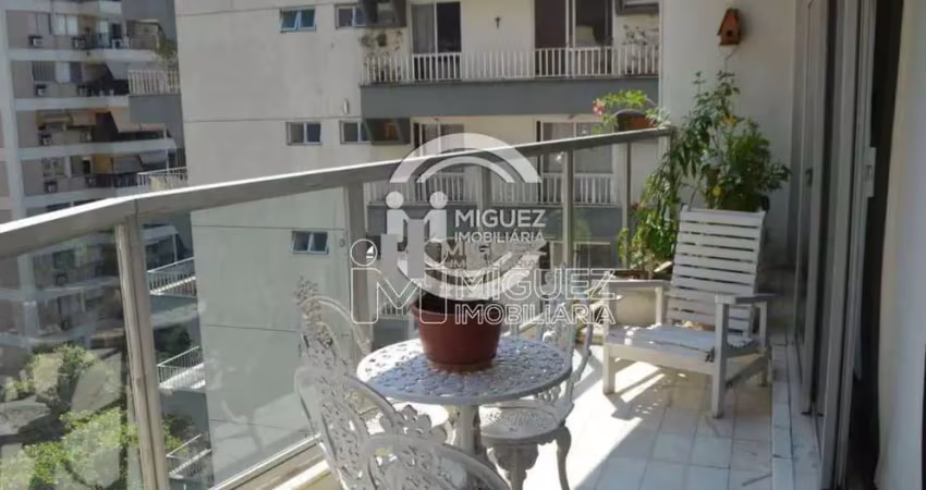 Apartamento à venda na rua desembargador isidro - tijuca! próximo a 2 estações de metrô, uruguai e saens pena. excelente 4 quartos, 2 vagas, com aproximadamente 170 m²!