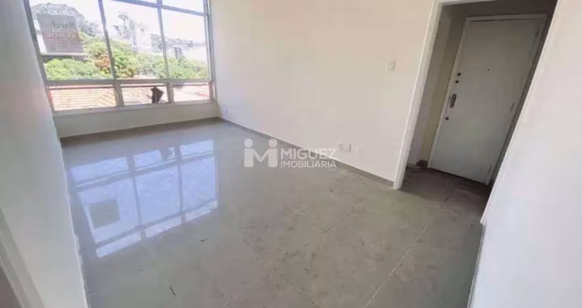 Apartamento a venda, sala, 2 quartos, banheiro social, dependências completas, 2 vagas de garagem, rua santa alexandrina, rio comprido, código:17032