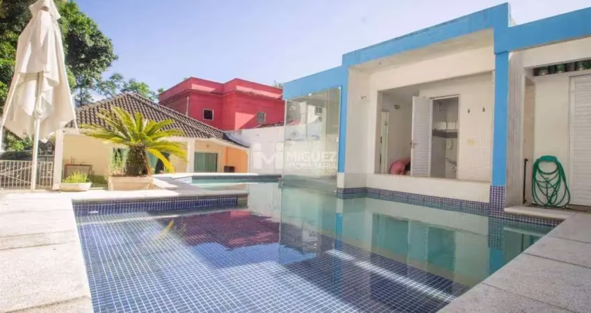 Casa à venda linear na rua marechal jofre - grajaú, sala, 4 quartos, 2 suítes, 6 vagas de garagem e piscina! são aproximadamente 330m²!