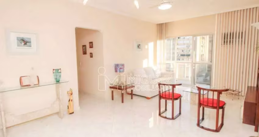 Vendo apartamento com varanda, 2 quartos em frente a uerj
