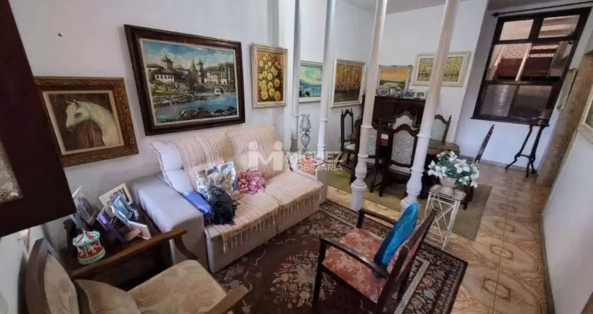 Vendo casa rua barão de ubá. 3 quartos e um terraço maravilhoso com vaga