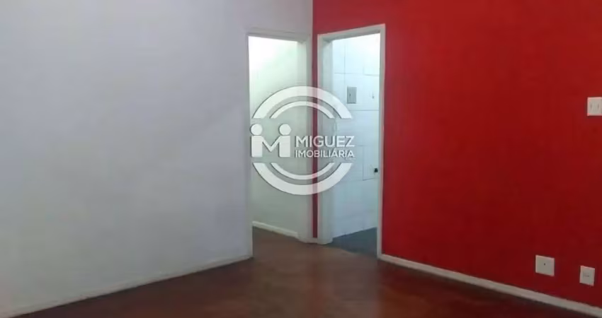 Apartamento á venda na  rua heber de boscoli, vila isabel! aconchegante sala 2 quartos!