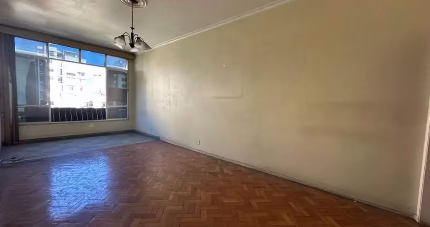 Apartamento à venda avenida melo matos, tijuca,  salão, 3 quartos, 2 banheiros sociais, dependências completas,  1 vaga de garagem.