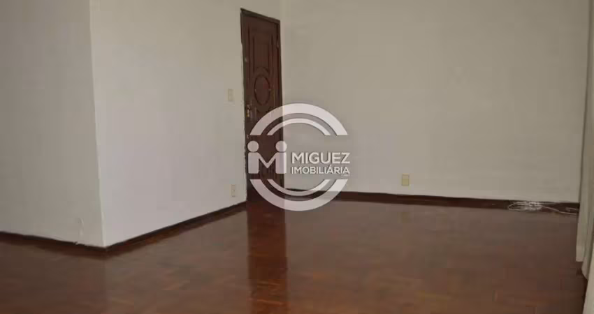 À venda na rua espírito santo, praça seca: apartamento com cerca de 240m², 3 quartos, suíte, sala ampla e 2 vagas de garagem. espaço e funcionalidade em um só imóvel.