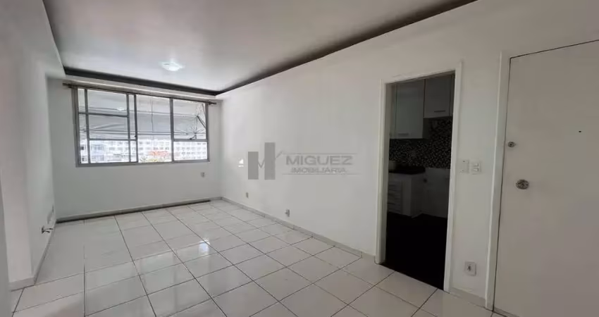 Apartamento à venda na tijuca com sala, 2 quartos, vaga na escritura em prédio com infraestrutura completa