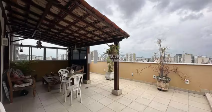 Cobertura luxuosa linear à venda, salão 3 quartos com suíte e closet, prédio com infraestrutura total 251m²