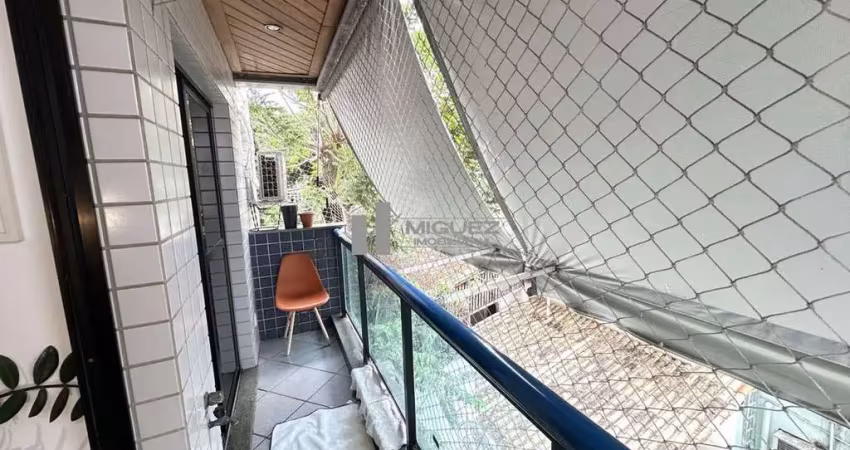 Colado à praça afonso pena, varanda,  sala 2 quartos sendo 1 suíte 1 vaga de garagem, 80m²
